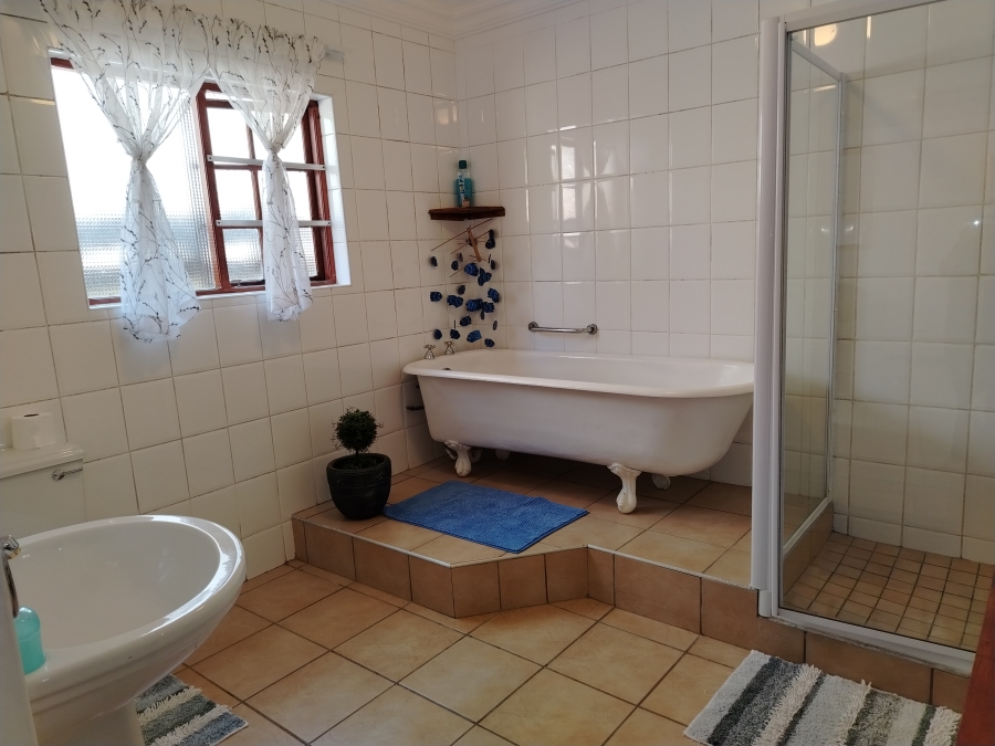 10 Bedroom Property for Sale in Gonubie Eastern Cape